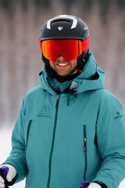 Stuart, private ski instructor in Niseko with 29 winters experience